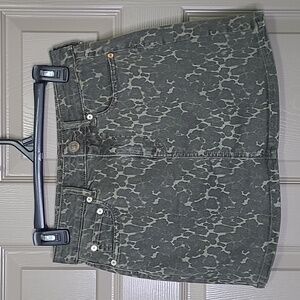 American Eagle next level Stretch camo mini denim skirt size 4